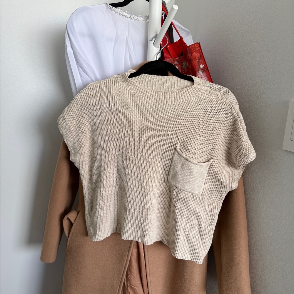 Beige Knit Crop Top with Pocket